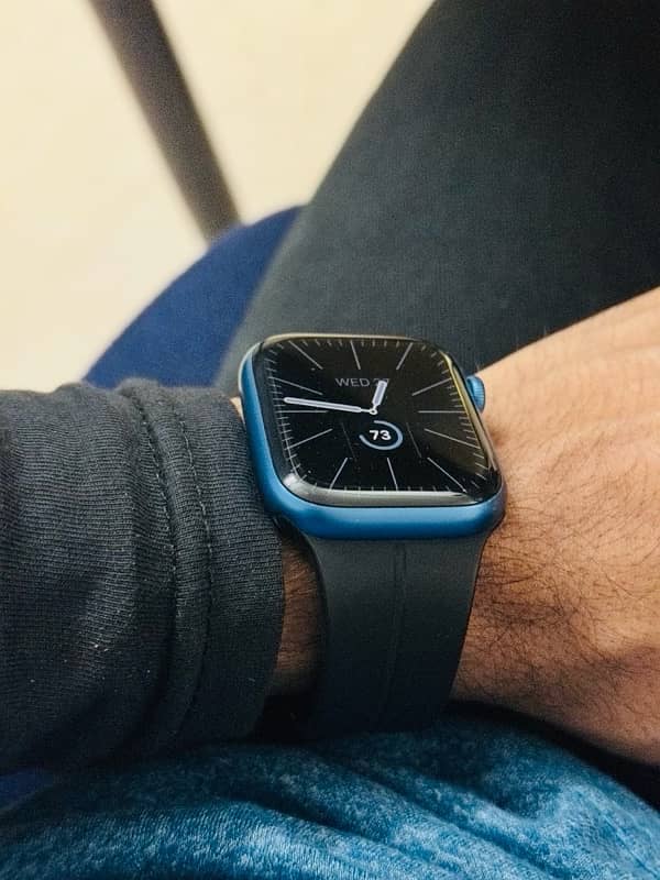 Apple Watch Series 7 (GPS + Cellular) 45mm 2