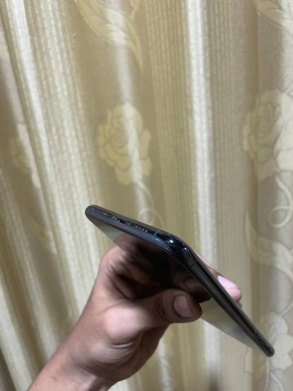 IPHONE 11 PRO MAX PTA APPROVED 4