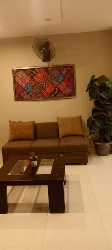 1BED STUDIO FURNISHED APORTMENT IS AVAILABLE FOR RENT IN SECTOR B BAHRIA TOWN LAHORE 6