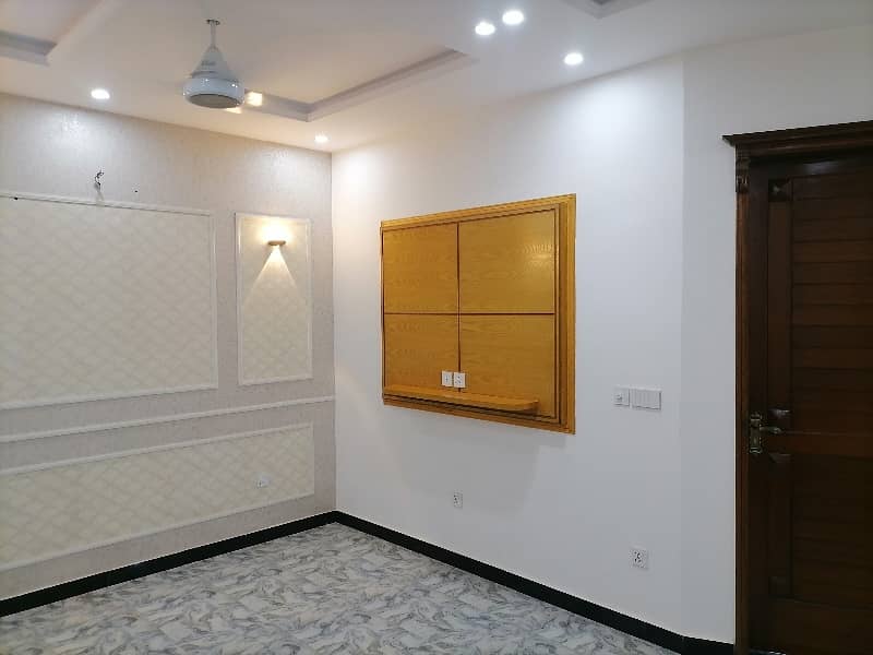 To sale You Can Find Spacious House In Formanites Housing Scheme - Block N 0