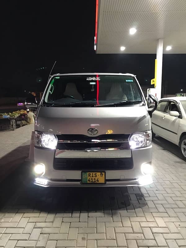 Toyota Hiace 2012 4