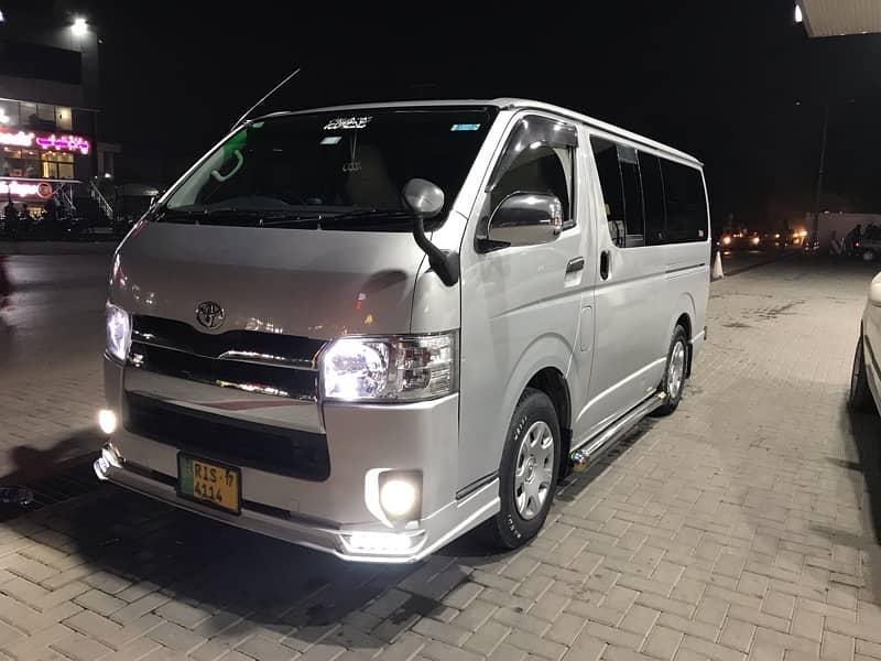 Toyota Hiace 2012 5