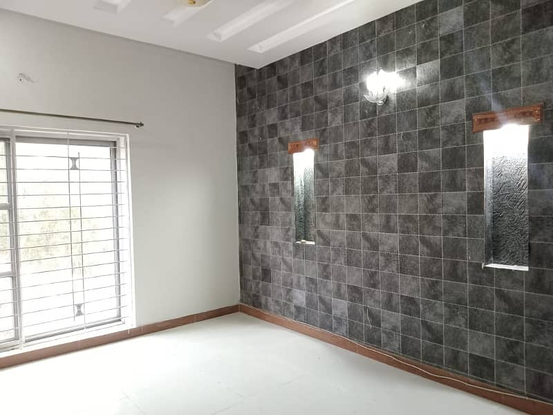 Lower Portion Of 10 Marla For Rent In Gulbahar Block Bahria Town 1