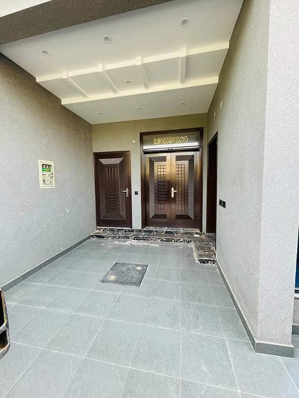 BRAND NEW LUXURY HOUSE CENTRAL PARK LAHORE FOR SALE 9