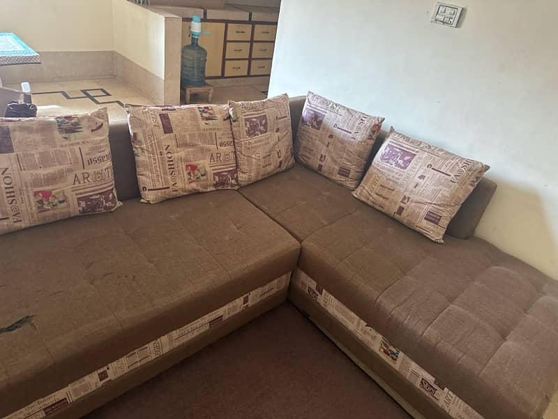 L shaped sofa with 6 cushions 1