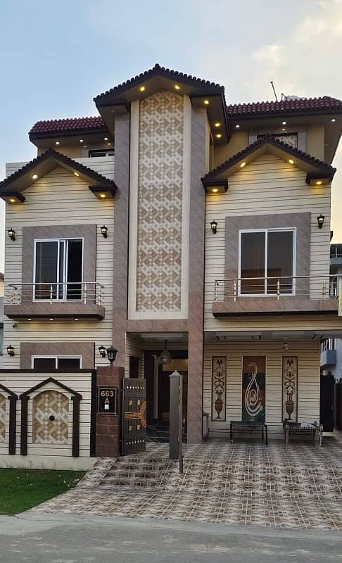 BRAND NEW 10 MARLA HOUSE FOR SALE CENTRAL PARK LAHORE 0