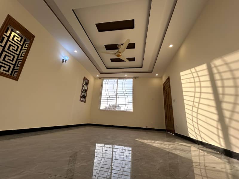 10 Marla Brand New Luxury Beautiful Designer House For Sale In Gulberg Greens Islamabad 20