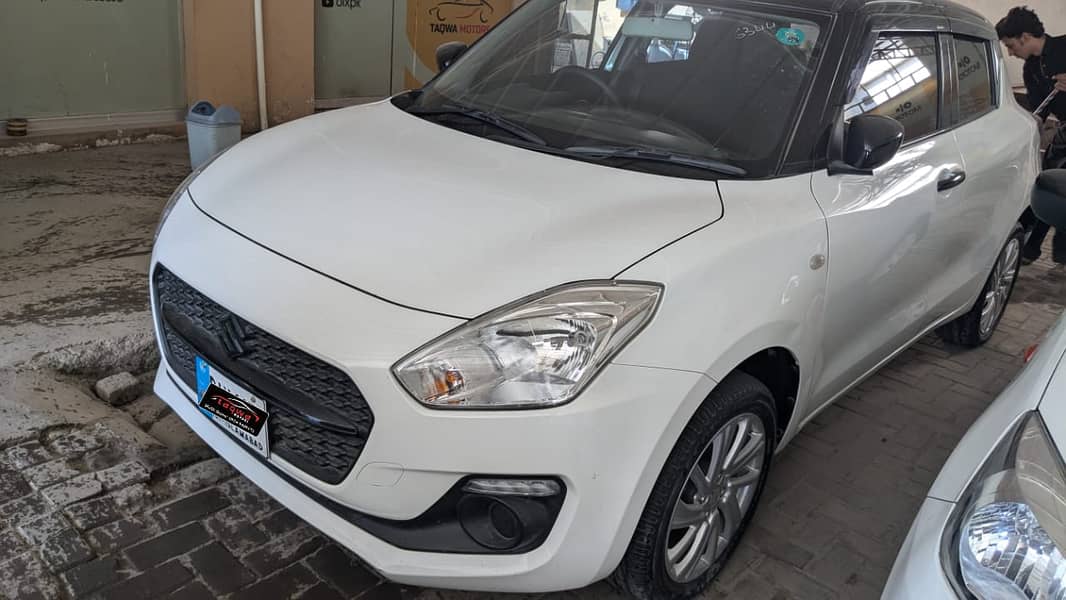 Suzuki Swift 2022 GL CVT 1