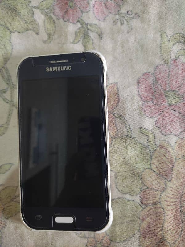 Samsung Galaxy j1 ace 0