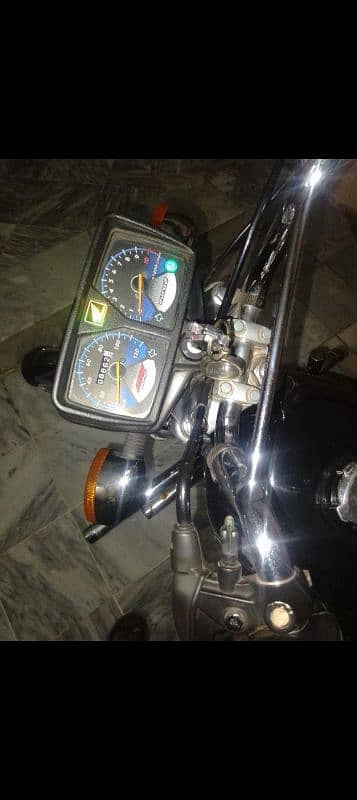 Honda one two five totall janioun condition lush 4