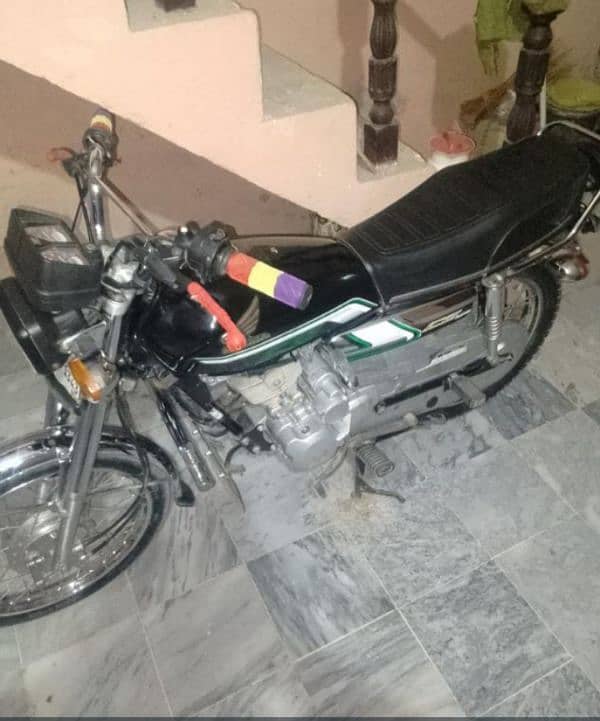 Honda one two five totall janioun condition lush 5