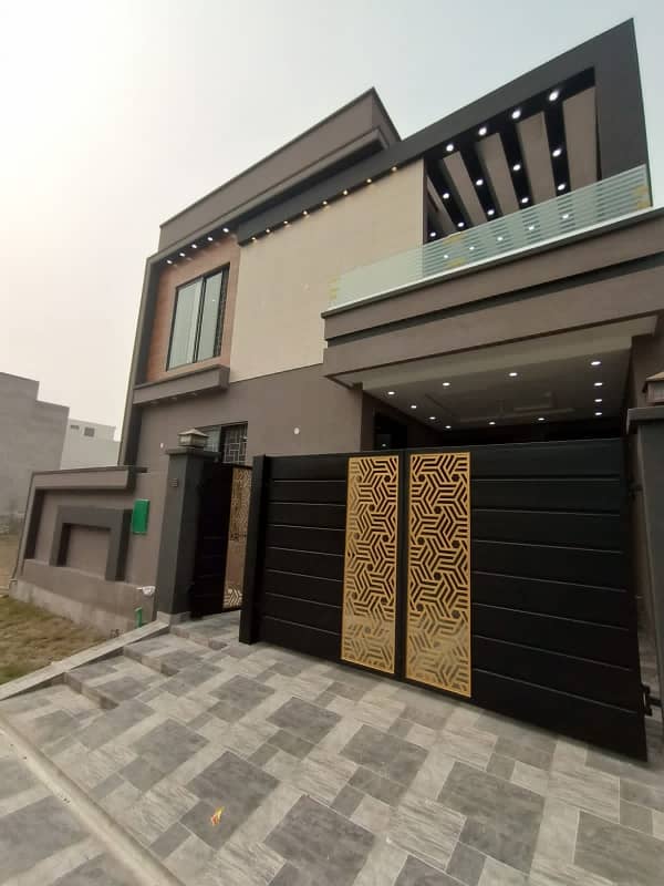 6 Marla Brand New House for Sale 1