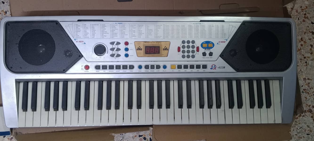 Miles 6138 (61 Keys Electronic Keyboard) 1