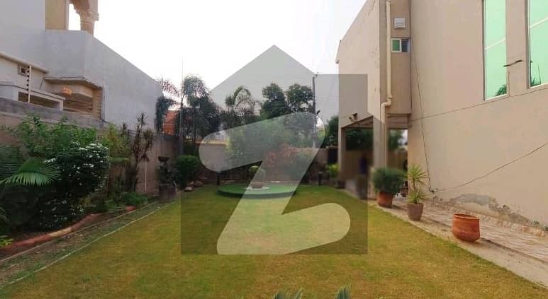 Highly-Desirable Prime Location Residential Plot Available In Punjab Small Industries Colony - Block E For sale 4