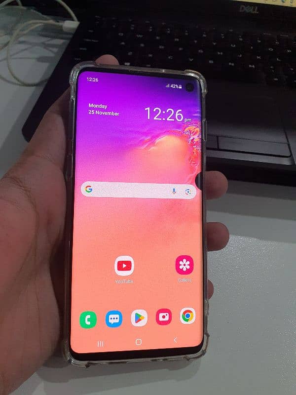 Samsung S10 black, minor spot 0