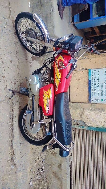 CG 125 BIKE 2021 MODEL 10/10 CONDITION TOTALLY GENUINE  ph/03394278600 0