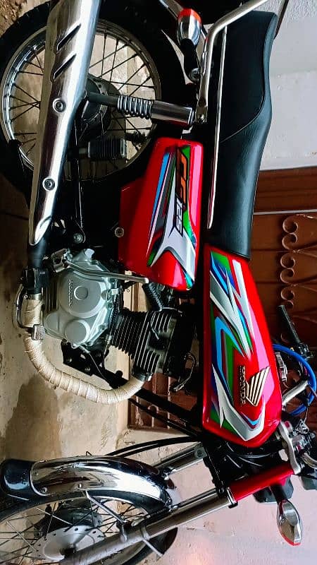 Honda CG 125 Red Karachi no. Sealed engine 100% all ok 1