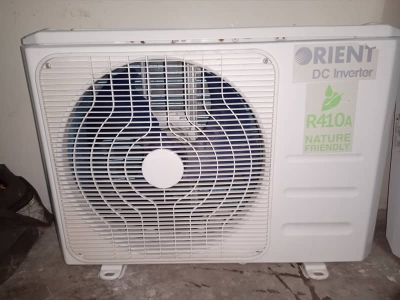 Orient 1 ton DC inverter Genien condition gas   location Gulbarga town 4