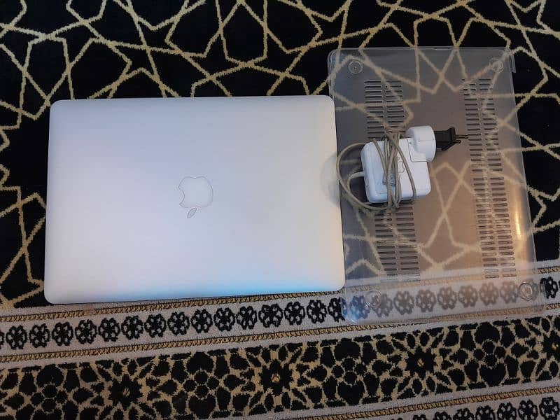 MacBook Air 2015 Core i5, 256GB SSD, 8GB Ram 10