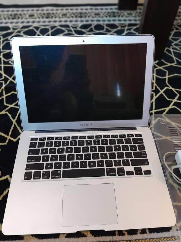 MacBook Air 2015 Core i5, 256GB SSD, 8GB Ram 1