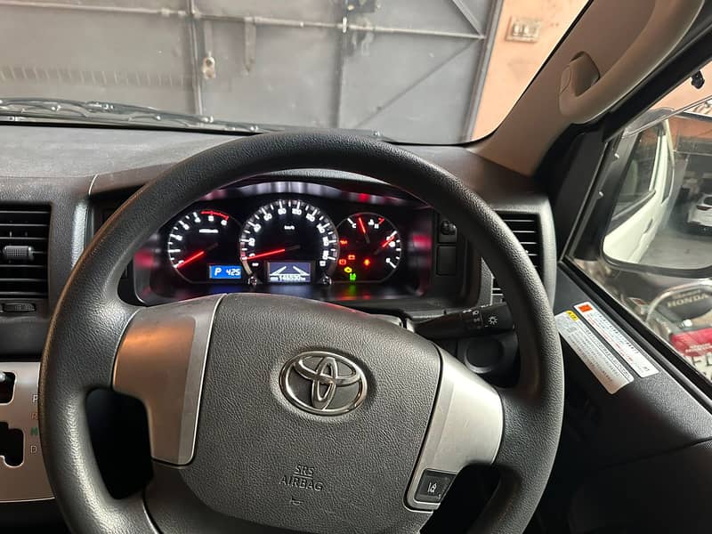 Toyota Hiace Model  2018/2023 2