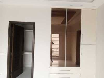 1 KANAL FULL HOUSE FOR RENT IN DHA PHASE 6 0