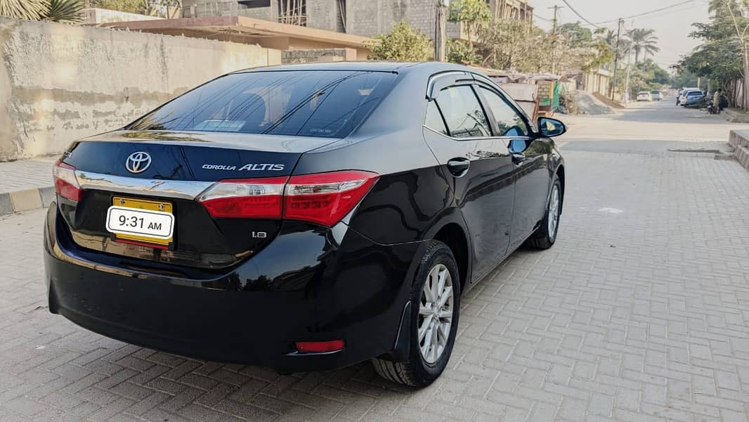 Toyota Corolla Altis 2015 3