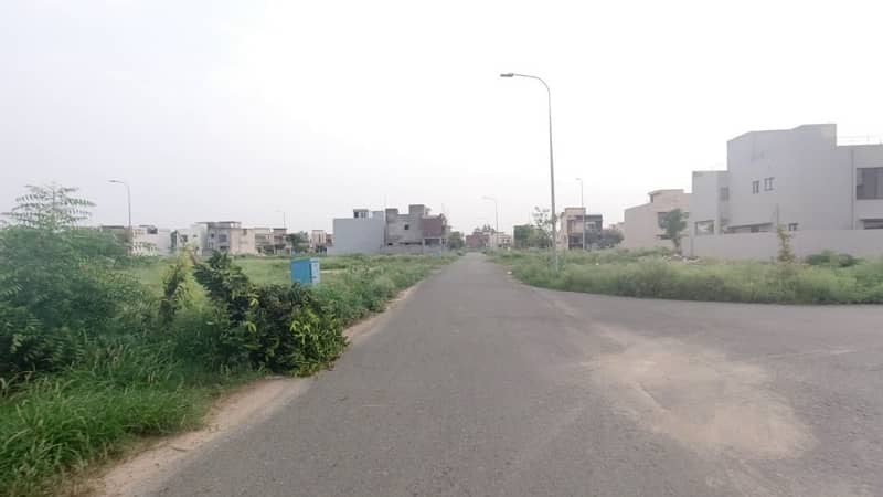 DHA 9 TOWN A704 CORNER 5 MARLA 97 SQ FT DEMAND 122 LAKH 5