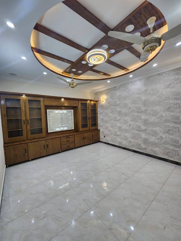 Brand New 1 Kanal Luxury House for Sale in Johar Town Prime Location" 8