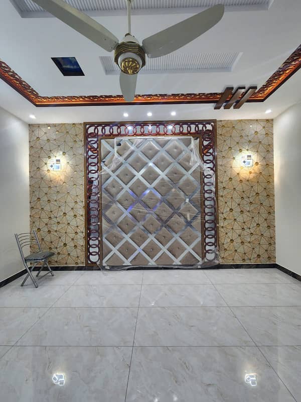 Brand New 1 Kanal Luxury House for Sale in Johar Town Prime Location" 14