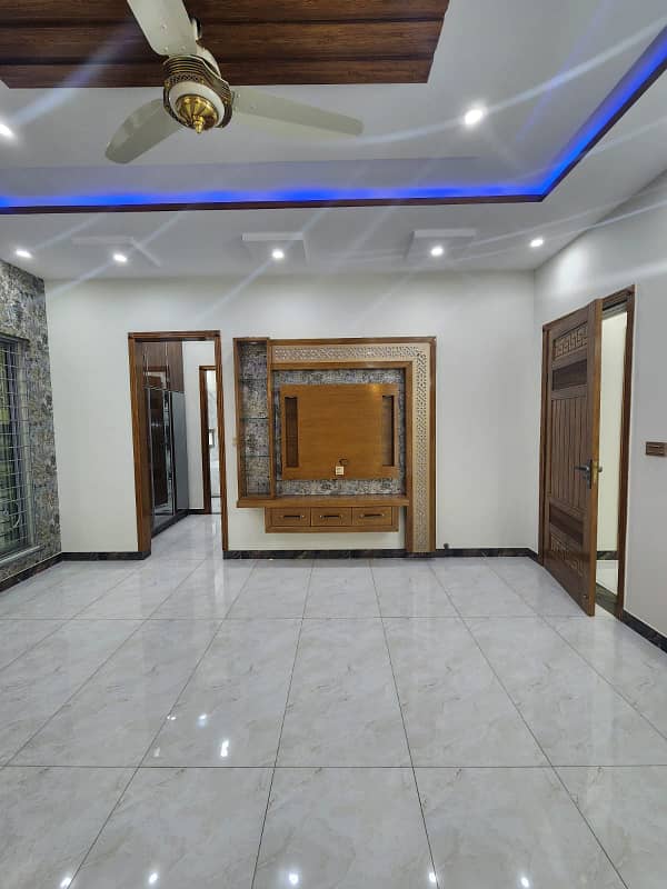 Brand New 1 Kanal Luxury House for Sale in Johar Town Prime Location" 18