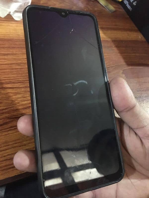 infinix hot 11 4gb 64gb panel cracked but working exchange only 1