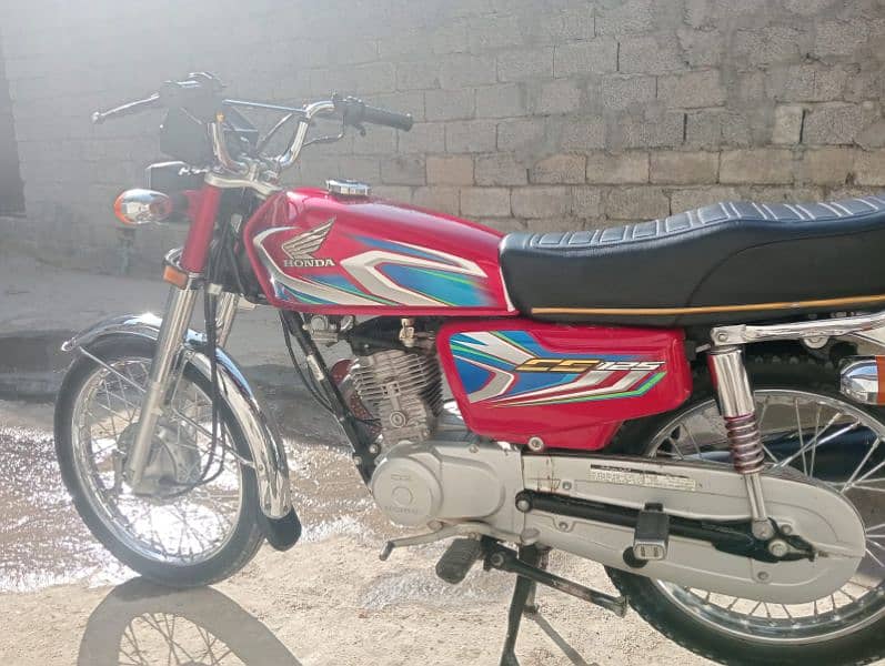 Honda 125 neat and clean 2