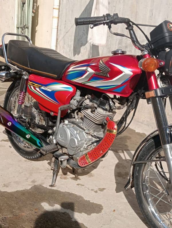 Honda 125 neat and clean 6