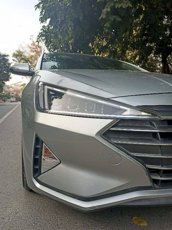 Hyundai Elantra 2021 4