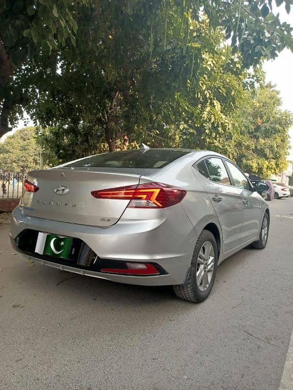 Hyundai Elantra 2021 15