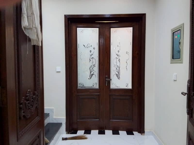 10 Marla brand new house for rent in LDA Avenue-1 . 1