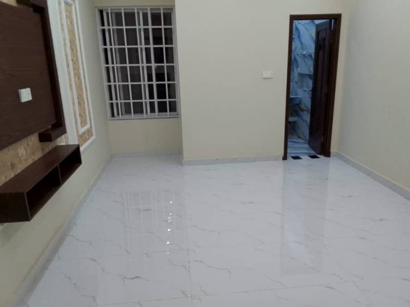 10 Marla brand new house for rent in LDA Avenue-1 . 4