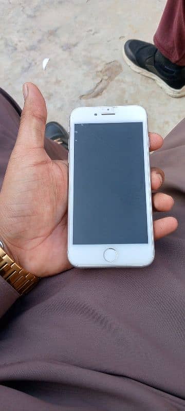 I phone 8.64 GB 6