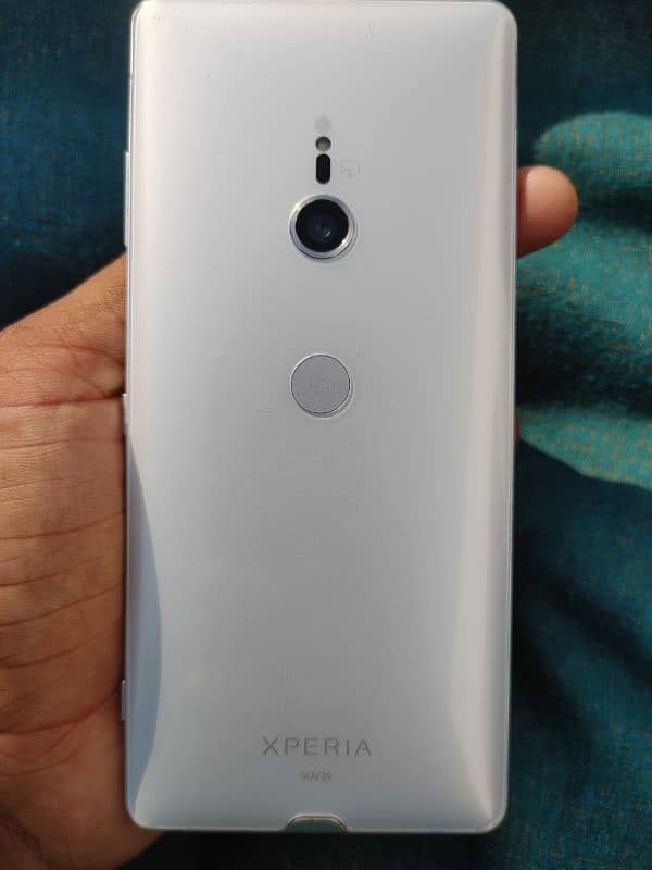 Sony xperia xz3 1