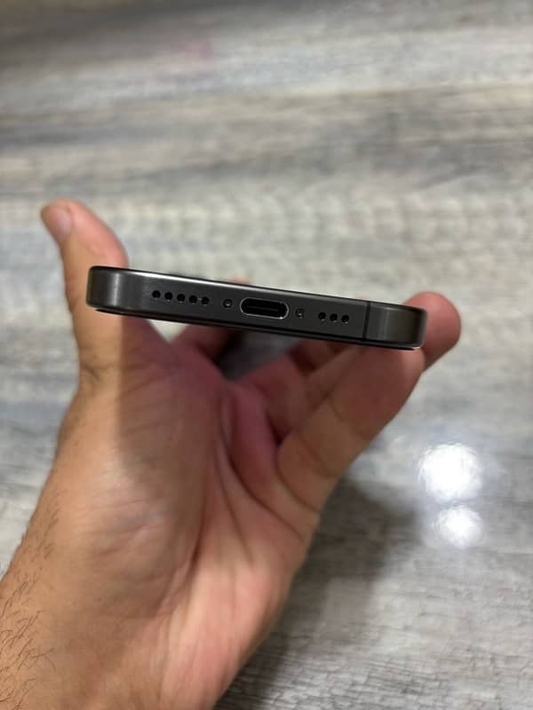 iphone 15 pro 128GB 4