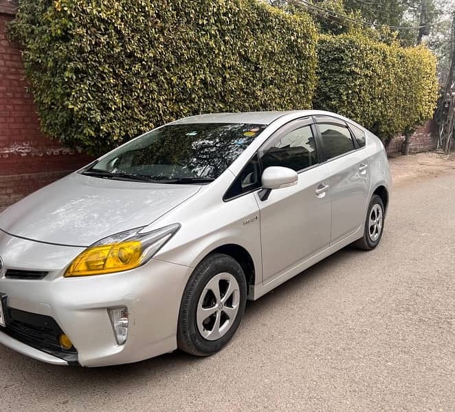 Toyota Prius 2015 1