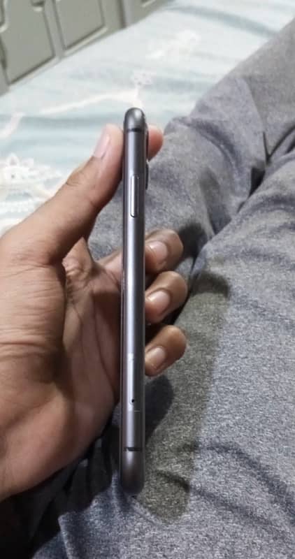 iphone 11 64gb factory unlocked 4