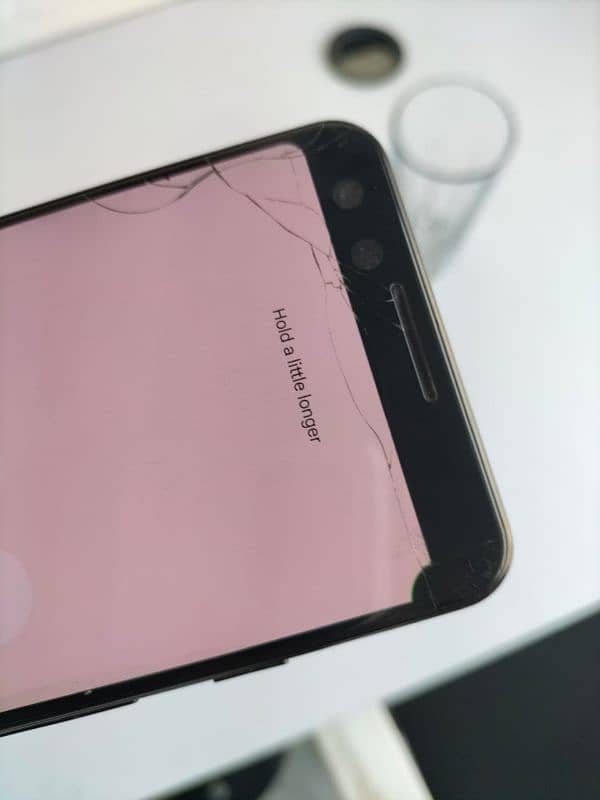 Google Pixel 3 (4 / 64 condition 6/10) 9