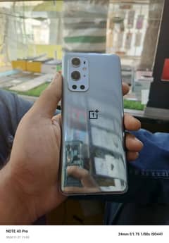 oneplus 9pro 12 GB  256 GB global duel front lines working ok