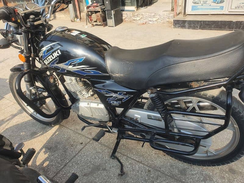 suzuki gs 150se limited edition 16