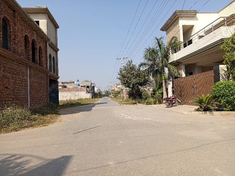 10 Marla Plot At Invester Rate In Shaheen Villas (Registry) 10