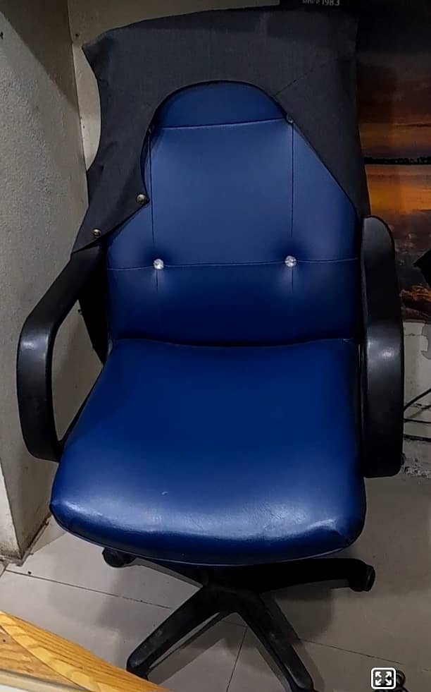 Used Office computer chairs 0