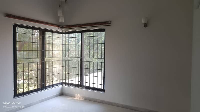 1 Kanal Double Unit Full House Is Available For Rent In Dha Phase 3 Near McDonald's Y Block 8