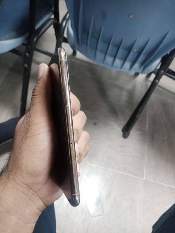 iphone 11 pro Non PTA 5